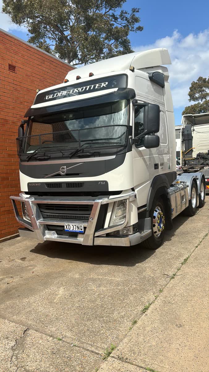 B-Double 700 available for dry hire from MEA Truck Hire