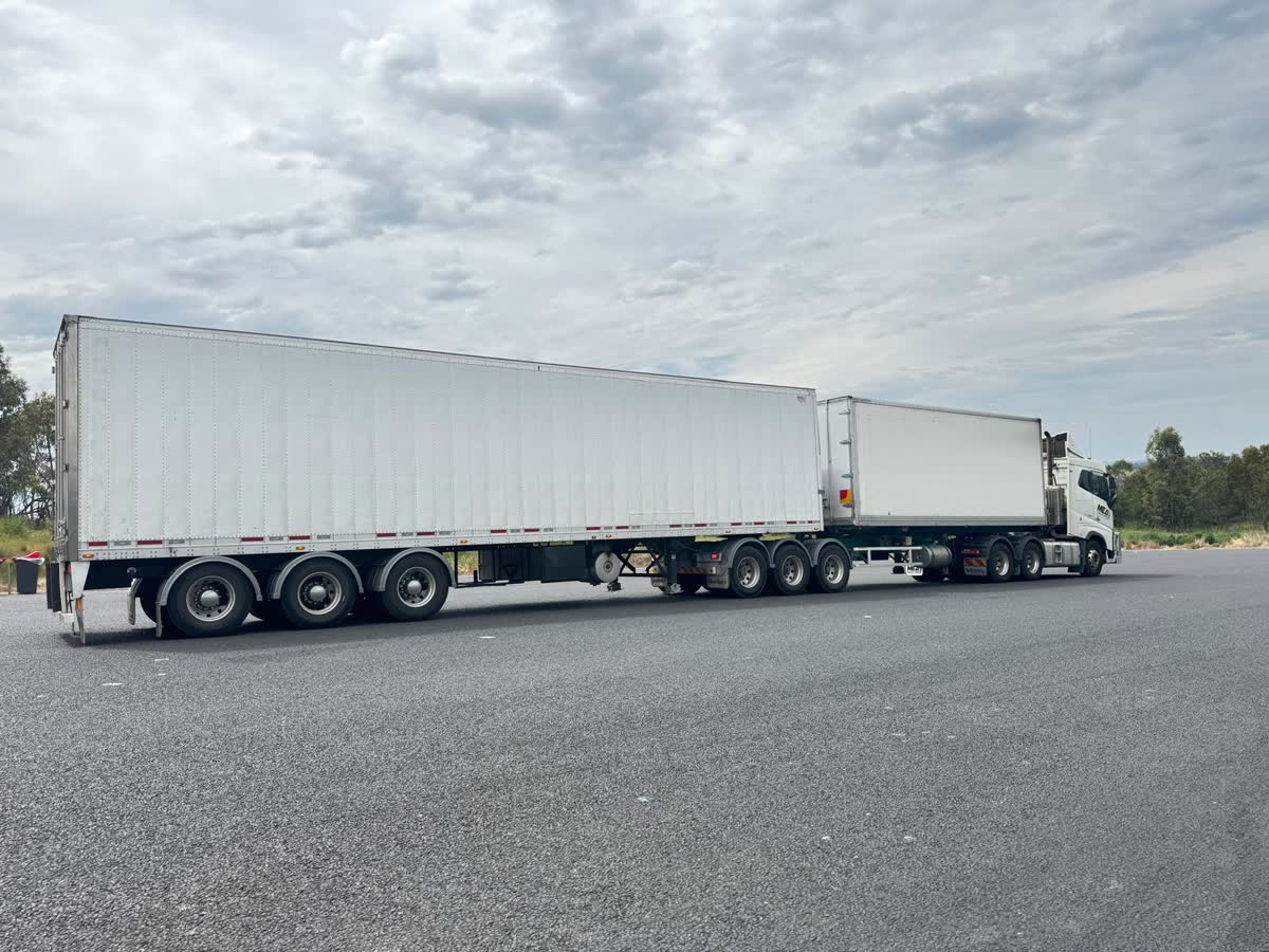 MEA Truck Hire Laverton North yard